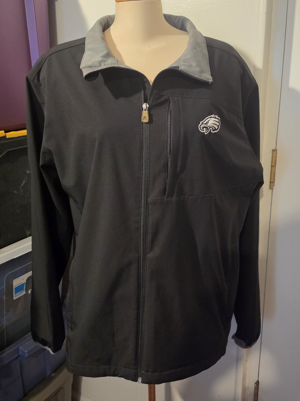 NFL Eagles Black Lightweight Full-Zip Jacket with Gray Collar
